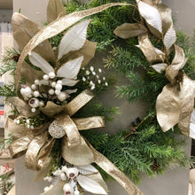 Load image into Gallery viewer, Sparkle Wreath with Pearls
