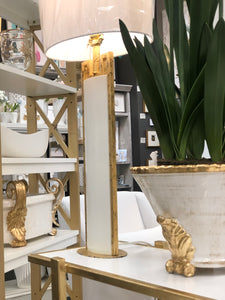 Featuring a glossy white finish and a sophisticated gold leaf accent alluding to Greek key motif, this Ellis Buffet Lamp is the perfect addition to elevate your home decor. With its timeless design, this buffet lamp is sure to impress and stand the test of time.