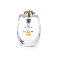 Load image into Gallery viewer, This stemless wine glass with a queen bee decal and stunning jeweled bee wine stopper is the ideal gift for wine enthusiasts or for adding a touch of fun to your own collection. The stemless design allows for easy cleaning in the dishwasher and reduces the risk of breakage.
