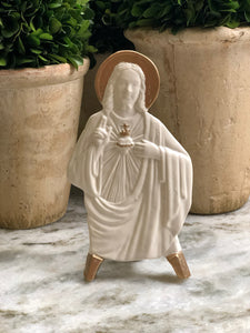 The stunning Jesus Christ figurine is designed to be displayed easily and elegantly. These exquisite pieces are crafted by hand and permanently mounted on ceramic easels, coated in a beautiful antique white glaze and delicately accented with gold. Create a stunning display with our iconographic easel collection, either as a group or individually.