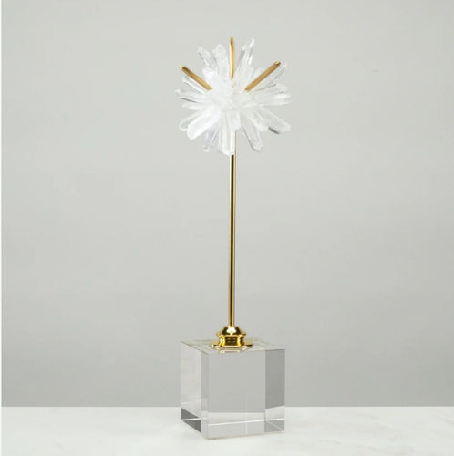 Introduce a touch of elegance to your home decor with our Quartz Cluster Star. With the base crafted from a unique combination of brass and acrylic, this sculpture is a must-have for any expert home decorator. With its versatile design, it is suitable for both modern and traditional settings, making it a perfect addition to any space.